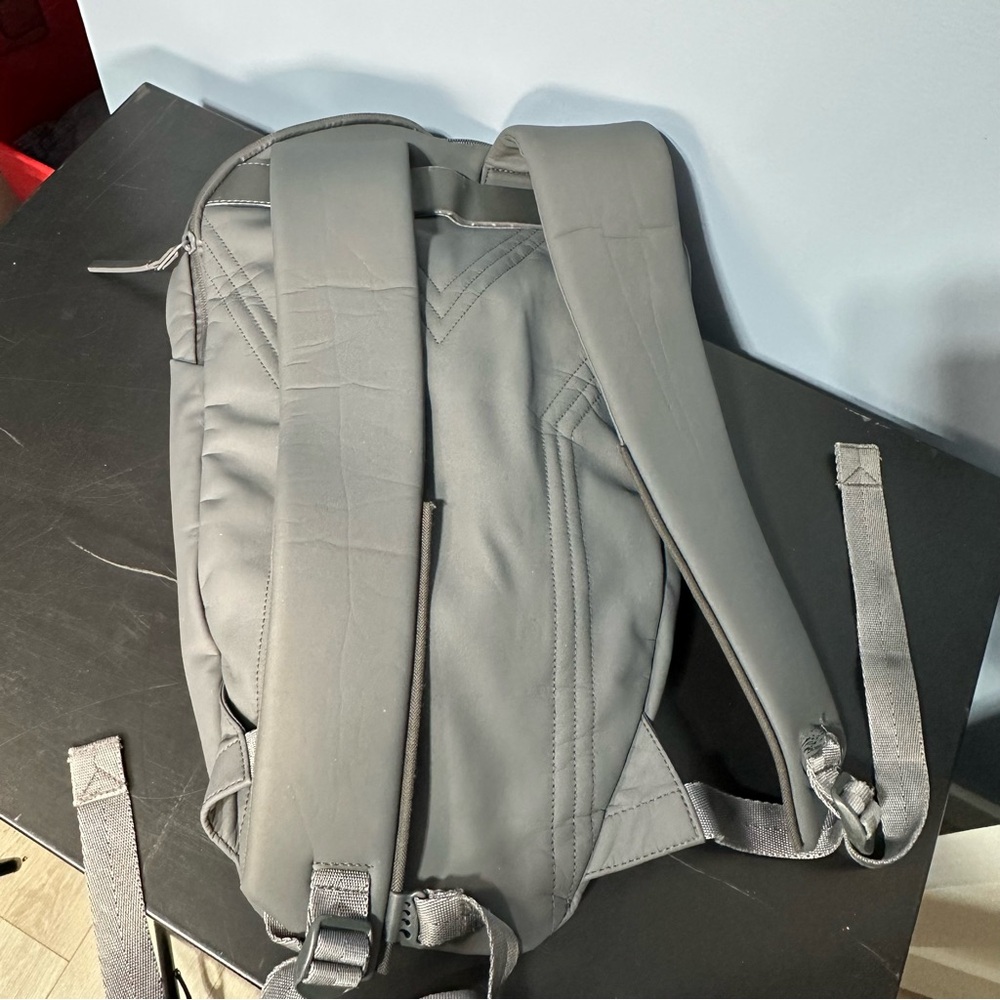 Y-3 Yohji Yamamoto futuristic pod shape backpack - Picture 12 of 17